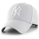 mutsid-kumer-hall-snapback-plata-new-york-yankees-mlb-47-brand
