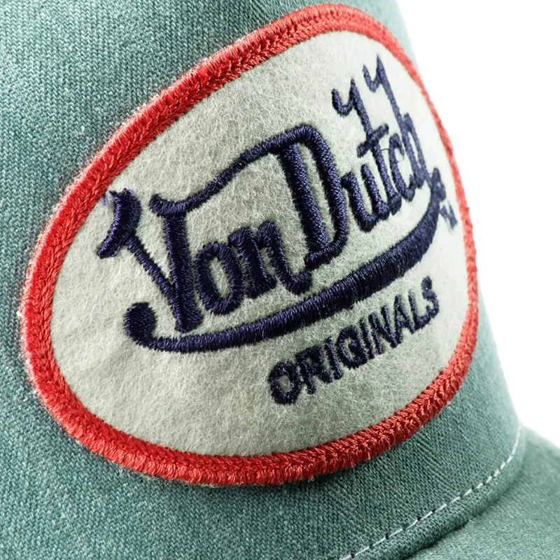 mutsid-kumer-sinine-snapback-logd-von-dutch mutsid-kumer-sinine-snapback-logd-von-dutch