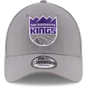 mutsid-kumer-hall-reguleeritav-9forty-the-league-sacramento-kings-nba-new-era