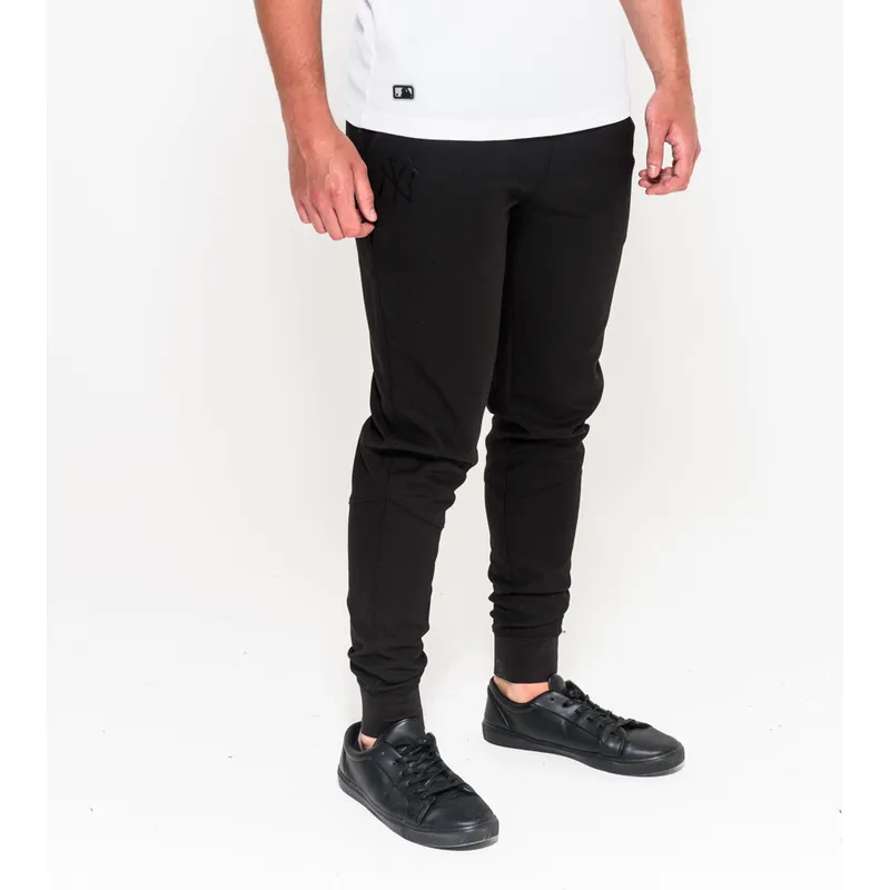 puksid-pikad-puksid-must-jogger-stealth-new-york-yankees-mlb-new-era
