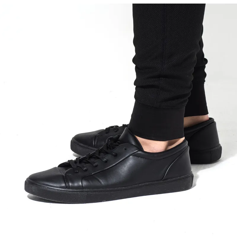 puksid-pikad-puksid-must-jogger-stealth-new-york-yankees-mlb-new-era