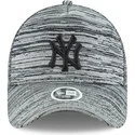 mutsid-kumer-hall-snapback-ajustable-9forty-engineered-fit-new-york-yankees-mlb-new-era