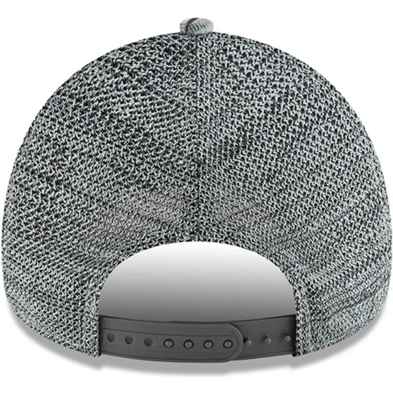 mutsid-kumer-hall-snapback-ajustable-9forty-engineered-fit-new-york-yankees-mlb-new-era