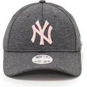 cap-kumer-gray-adjustable-strap-rosa-9forty-tech-jersey-new-york-yankees-mlb-new-era