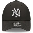 mutsid-kumer-must-reguleeritav-9forty-sports-clip-new-york-yankees-mlb-new-era