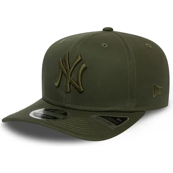 mutsid-kumer-roheline-snapback-9fifty-stretch-snap-league-essential-new-york-yankees-mlb-new-era