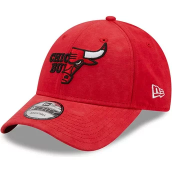 New Era Curved Brim 9FORTY Washed Pack Split Logo Chicago Bulls NBA Red Adjustable Cap