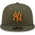 mutsid-lame-roheline-snapback-9fifty-league-essential-new-york-yankees-mlb-new-era