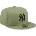 mutsid-lame-roheline-snapback-9fifty-league-essential-new-york-yankees-mlb-new-era