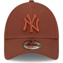 mutsid-kumer-pruun-reguleeritav-9forty-league-essential-new-york-yankees-mlb-new-era