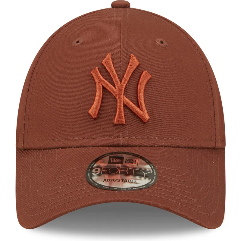 mutsid-kumer-pruun-reguleeritav-9forty-league-essential-new-york-yankees-mlb-new-era