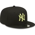 mutsid-lame-must-snapback-9fifty-league-essential-new-york-yankees-mlb-new-era