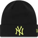 mutsid-must-league-essential-cuff-new-york-yankees-mlb-new-era