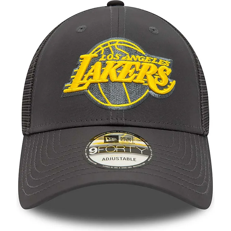 mutsid-kumer-hall-reguleeritav-9forty-home-field-los-angeles-lakers-nba-new-era