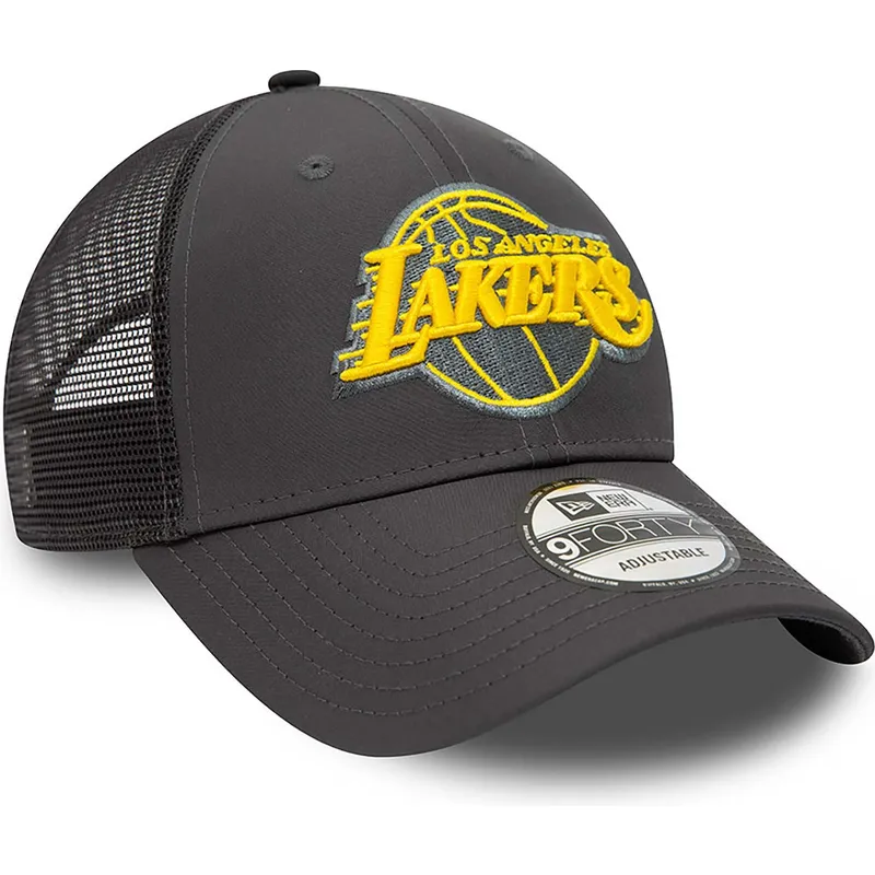 mutsid-kumer-hall-reguleeritav-9forty-home-field-los-angeles-lakers-nba-new-era