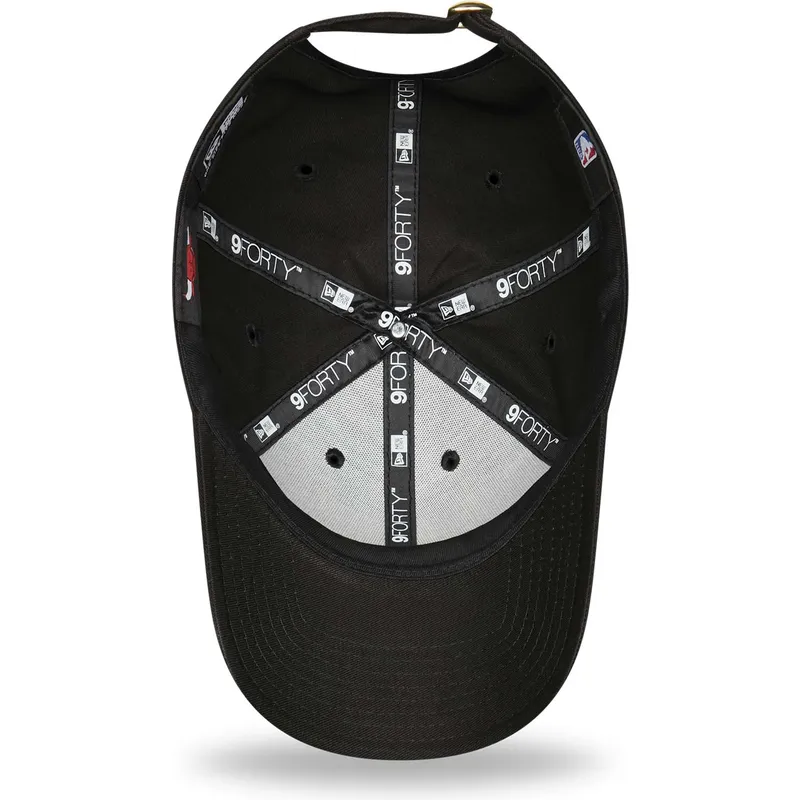 mutsid-kumer-must-reguleeritav-rihm-dorado-9forty-metallic-chicago-bulls-nba-new-era