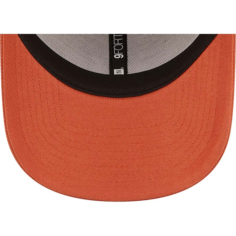 new-era-curved-brim-9forty-league-essential-new-york-yankees-mlb-orange-adjustable-cap-with-beige-logo
