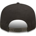 new-era-flat-brim-9fifty-league-essential-new-york-yankees-mlb-black-snapback-cap-with-beige-logo