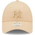 new-era-curved-brim-women-9forty-league-essential-new-york-yankees-mlb-beige-adjustable-cap-with-beige-logo