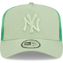 mutsid-kumer-roheline-snapback-a-frame-tonal-mesh-new-york-yankees-mlb-new-era