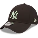 mutsid-kumer-must-reguleeritav-9forty-league-essential-new-york-yankees-mlb-new-era