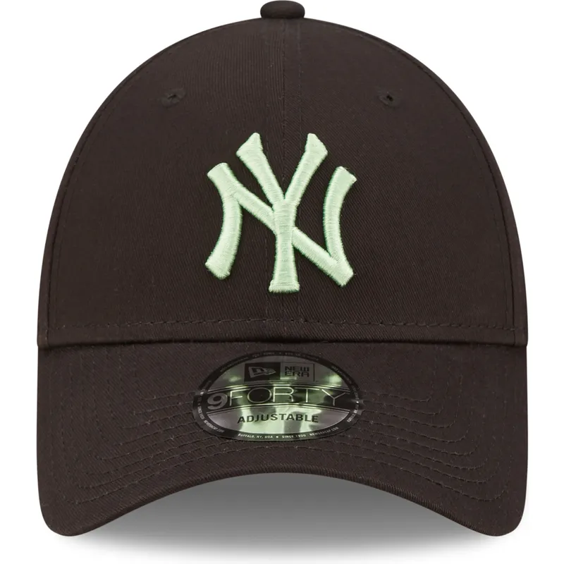 mutsid-kumer-must-reguleeritav-9forty-league-essential-new-york-yankees-mlb-new-era