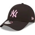 mutsid-kumer-must-reguleeritav-rosa-9forty-league-essential-new-york-yankees-mlb-new-era