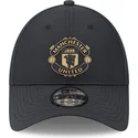 mutsid-kumer-must-reguleeritav-dorado-9forty-manchester-united-football-club-premier-league-new-era
