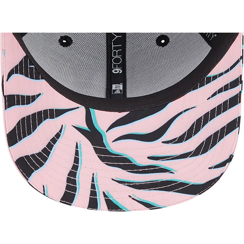 mutsid-kumer-must-snapback-9forty-all-over-print-zebra-visor-manchester-united-football-club-premier-league-new-era