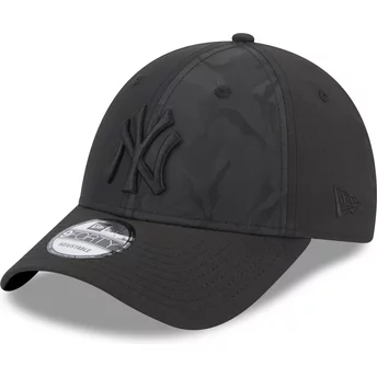 New Era Curved Brim Black Logo 9FORTY Multi Texture New York Yankees MLB Black Adjustable Cap