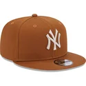 mutsid-lame-pruun-snapback-9fifty-league-essential-new-york-yankees-mlb-new-era