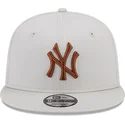 mutsid-lame-beez-snapback-9fifty-league-essential-new-york-yankees-mlb-new-era