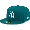 new-era-flat-brim-59fifty-league-essential-new-york-yankees-mlb-green-fitted-cap