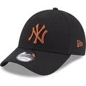 mutsid-kumer-must-reguleeritav-9forty-league-essential-new-york-yankees-mlb-new-era