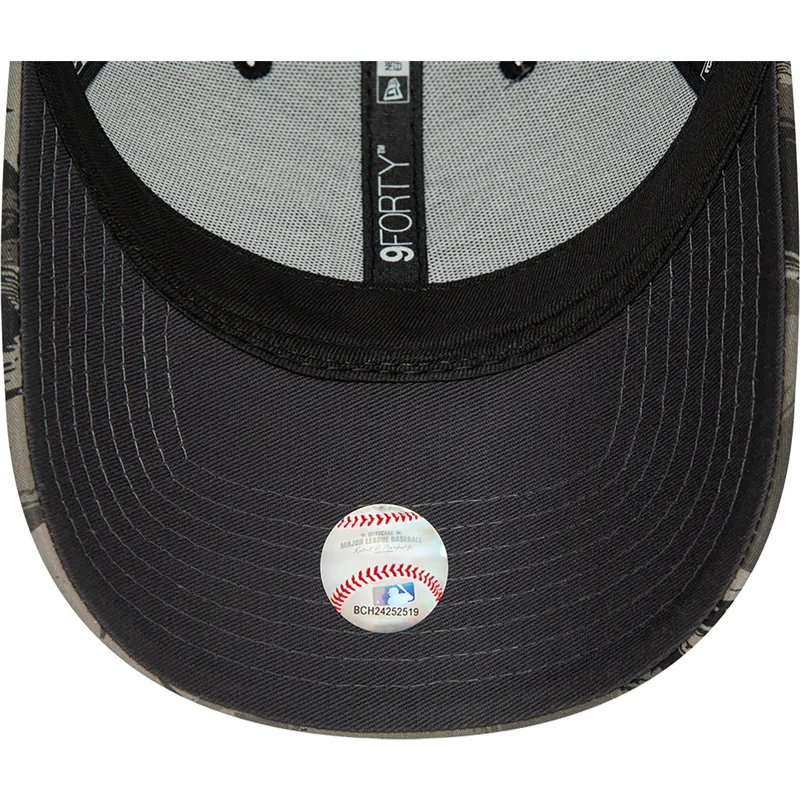 mutsid-kumer-kamuflaaz-reguleeritav-9forty-all-over-print-painted-new-york-yankees-mlb-new-era