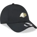 mutsid-kumer-must-reguleeritav-9forty-pin-los-angeles-lakers-nba-new-era