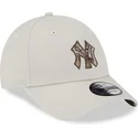 mutsid-kumer-beez-reguleeritav-9forty-check-infill-new-york-yankees-mlb-new-era