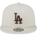 new-era-flat-brim-brown-logo-9fifty-league-essential-los-angeles-dodgers-mlb-beige-snapback-cap