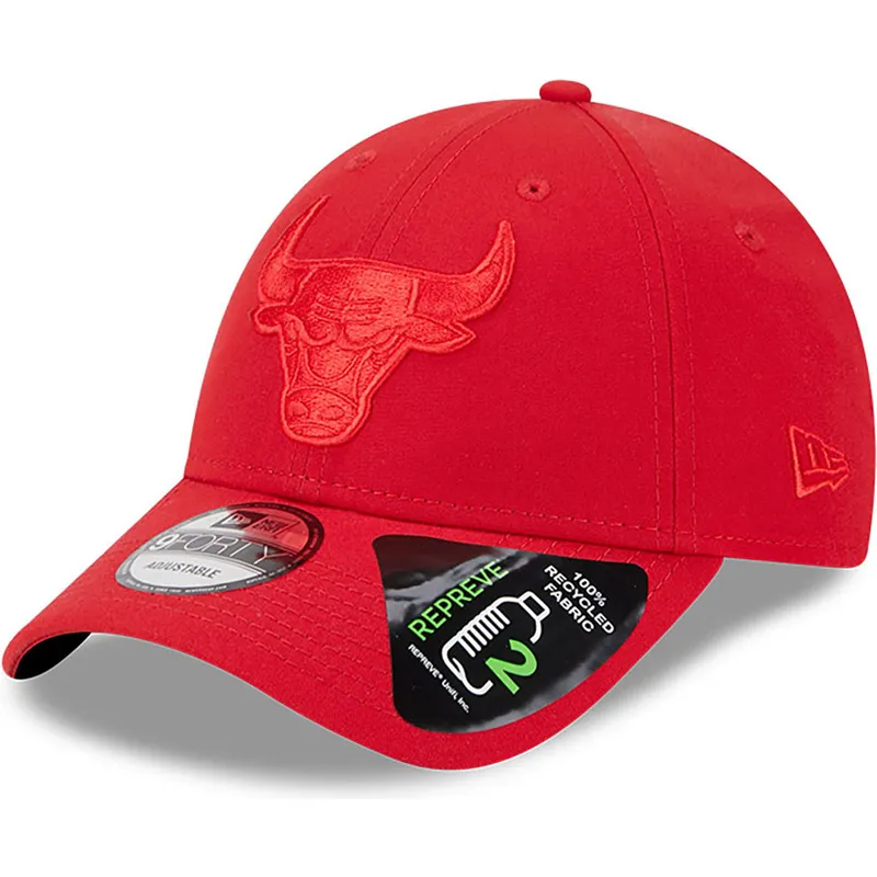 mutsid-kumer-punane-reguleeritav-9forty-repreve-outline-chicago-bulls-nba-new-era