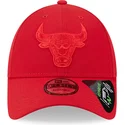 mutsid-kumer-punane-reguleeritav-9forty-repreve-outline-chicago-bulls-nba-new-era