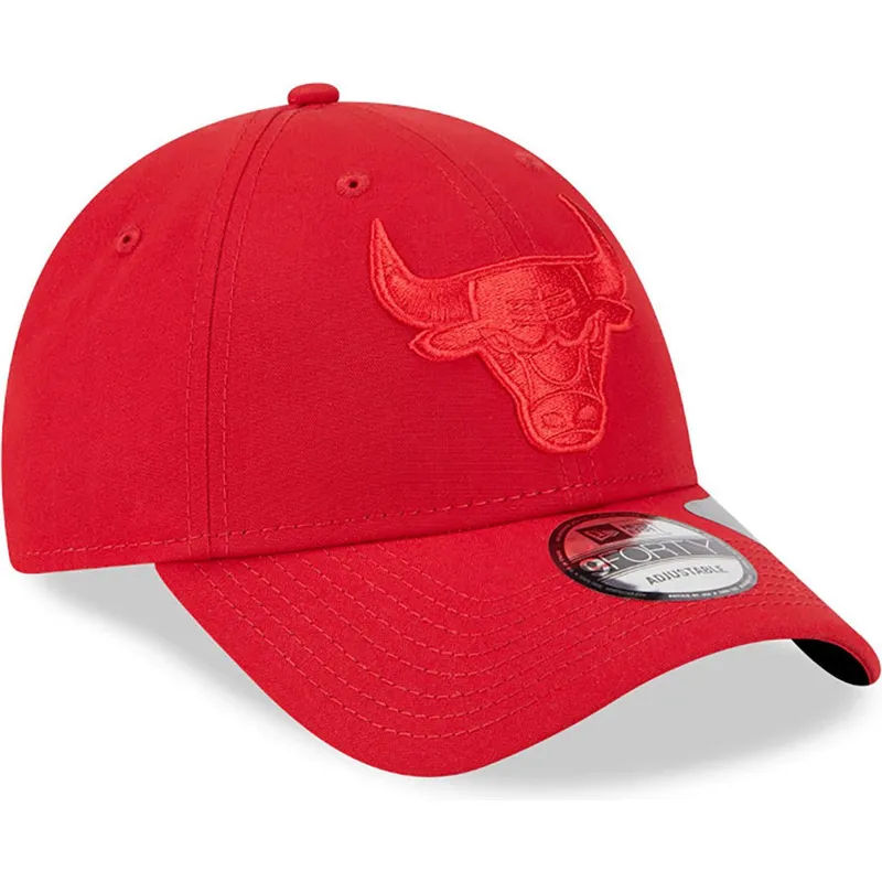 mutsid-kumer-punane-reguleeritav-9forty-repreve-outline-chicago-bulls-nba-new-era