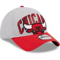 new-era-curved-brim-9twenty-tip-off-2023-chicago-bulls-nba-grey-and-red-adjustable-cap