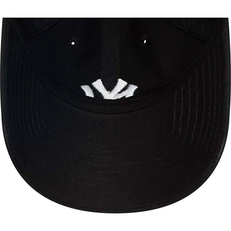 cap-kumer-black-adjustable-strap-9twenty-league-essential-new-york-yankees-mlb-new-era cap-kumer-black-adjustable-strap-9twenty-league-essential-new-york-yankees-mlb-new-era