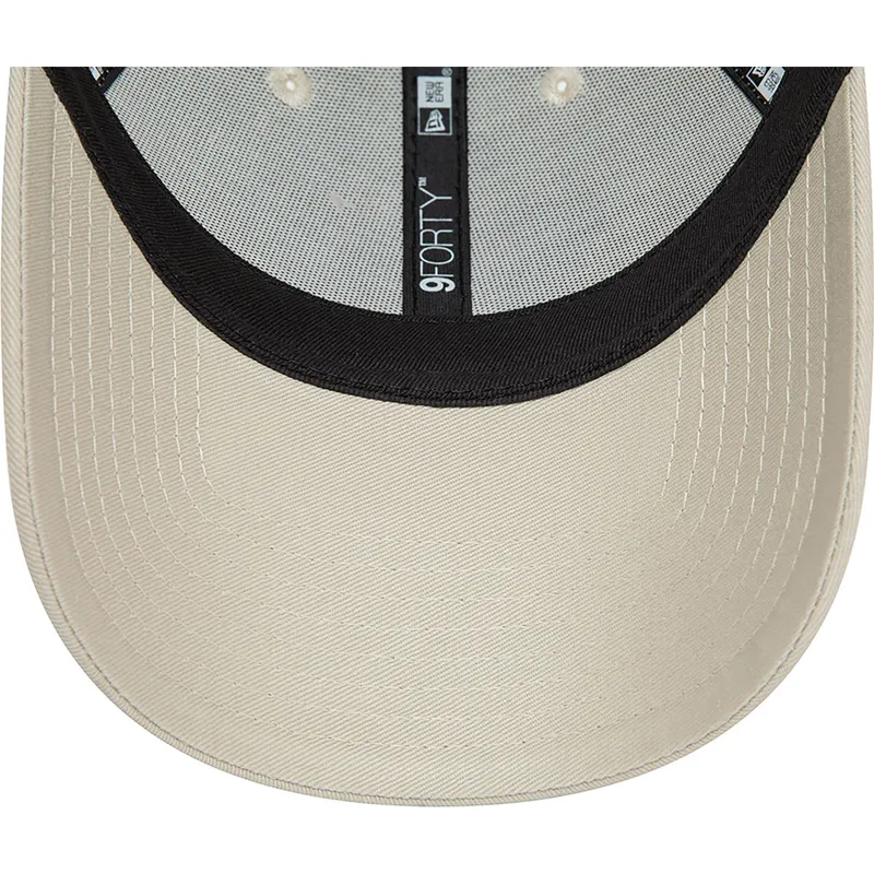mutsid-kumer-beez-reguleeritav-9forty-essential-new-era