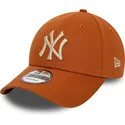 mutsid-kumer-pruun-reguleeritav-9forty-league-essential-new-york-yankees-mlb-new-era
