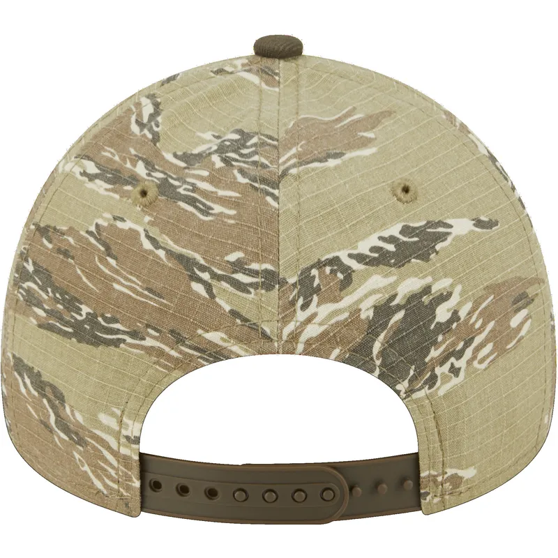 mutsid-kumer-kamuflaaz-snapback-9forty-a-frame-two-tone-tiger-new-york-yankees-mlb-new-era