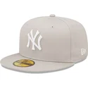 mutsid-lame-beez-liibuv-59fifty-league-essential-new-york-yankees-mlb-new-era