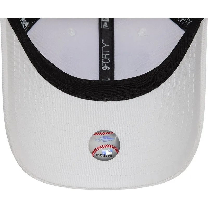 cap-kumer-white-adjustable-strap-9forty-league-essential-los-angeles-dodgers-mlb-new-era cap-kumer-white-adjustable-strap-9forty-league-essential-los-angeles-dodgers-mlb-new-era