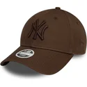 mutsid-kumer-pruun-reguleeritav-9forty-league-essential-new-york-yankees-mlb-new-era
