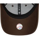 mutsid-kumer-pruun-reguleeritav-rihm-9forty-league-essential-new-york-yankees-mlb-new-era